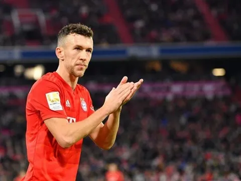 Quá ấn tượng vì “kẻ hạ sát” Barca, sếp lớn Bayern thay đổi 180 độ