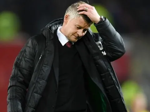 Quá rõ Solskjaer chưa đi, thầy cũ Ronaldo đã đòi lên thay