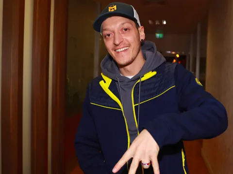 Quá sốc với mức lương của Ozil ở Fenerbahce