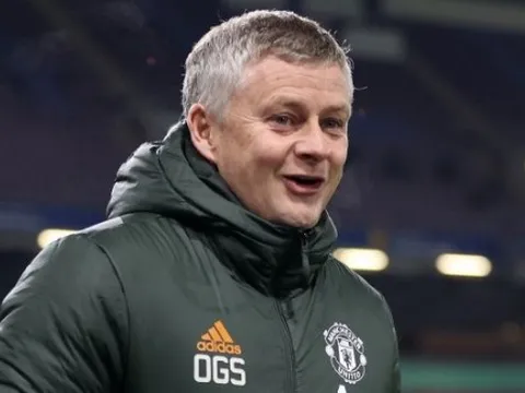 Quyết chiến Man City, M.U chi 30 triệu giành "kẻ thay thế" Lindelof