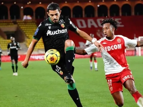 Quyết vá hàng thủ, Man Utd giật "đá tảng tương lai" 11 triệu với Milan