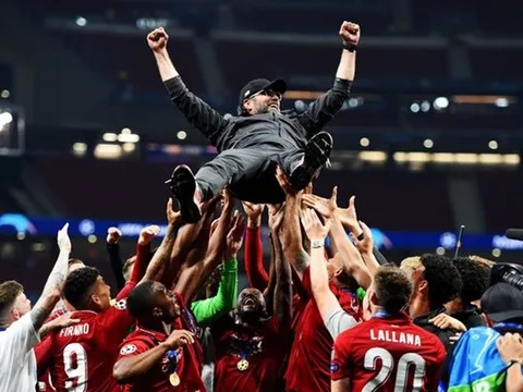 Liverpool hạ bệ Man City, huyền thoại 'vui như được mùa' trên Twitter