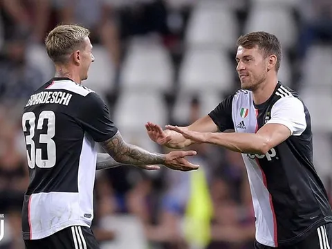 Ra sân lần đầu cho Juventus, cựu sao Arsenal nói lời xúc động