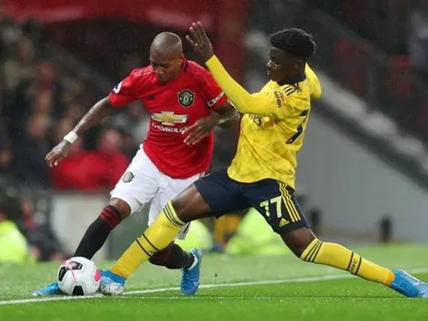 'Xuất sắc. Arsenal nên trói buộc cậu ta bằng bản hợp đồng mới'