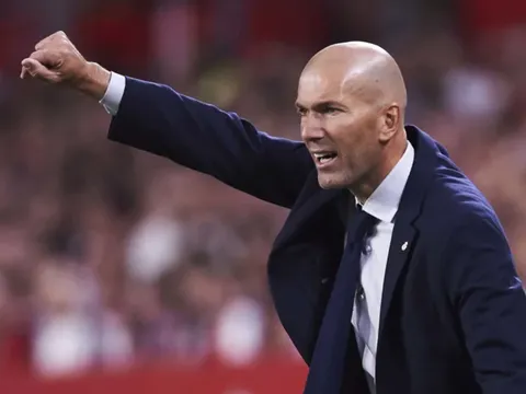 Real bùng nổ trở lại, Zidane đã thoát khỏi vực sâu?