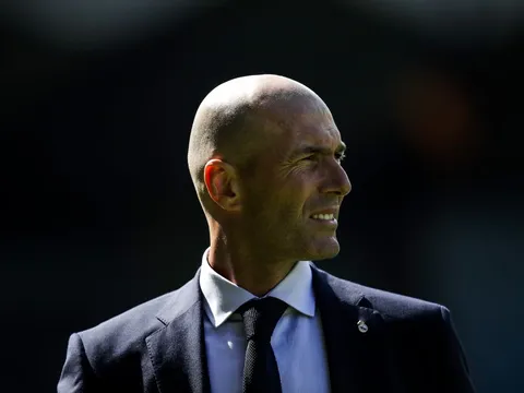 Real khủng hoảng nhân sự, Zidane đã đúng khi đòi mua 1 người!