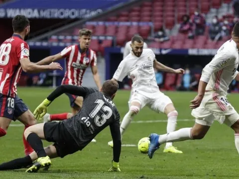 Real Madrid không bao giờ đầu hàng