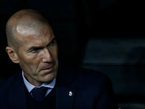Real tan nát, Zidane cầu cạnh 2 "kẻ thất sủng" phá lưới Barca