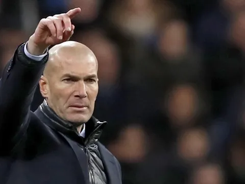 Real thảm hại, Zidane chỉ còn biết "cầu cứu" chứng nhân lịch sử