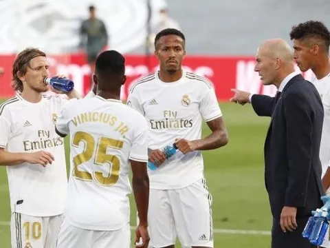 Real thắng áp đảo, Zidane vẫn nổi cơn lôi đình với các học trò