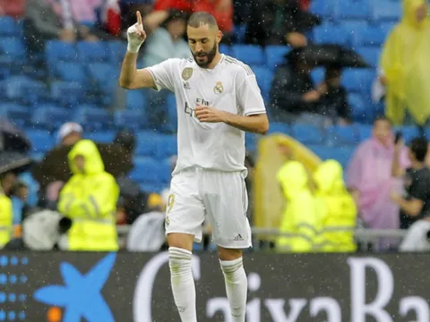 Real thua "muối mặt" PSG, Benzema vẫn đi vào lịch sử cúp C1 Châu Âu