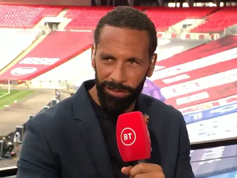 Rio Ferdinand chỉ ra quyết định đúng đắn của Lampard trước Arsenal