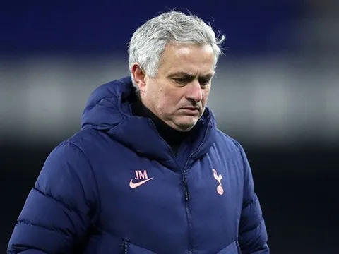 Rio Ferdinand: "Có một Mourinho đáng thương ở Tottenham"