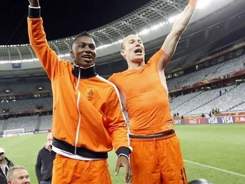 Robben nhắm người đá cặp thay thế Ribery