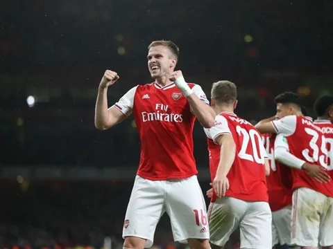 Vì sao Emery luôn thay đổi xoành xoạch? Emmanuel Petit có đáp án