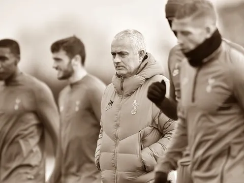 Rời Champions League trong tủi nhục, Mourinho thực sự đã hết thời?