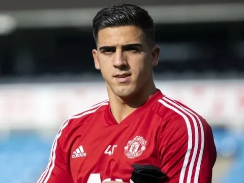 Rời Man United, thủ thành 24 tuổi chuyển đến Championship