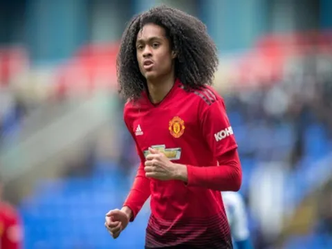 Rời Man Utd, đã rõ điểm đến của Tahith Chong tại Bundesliga