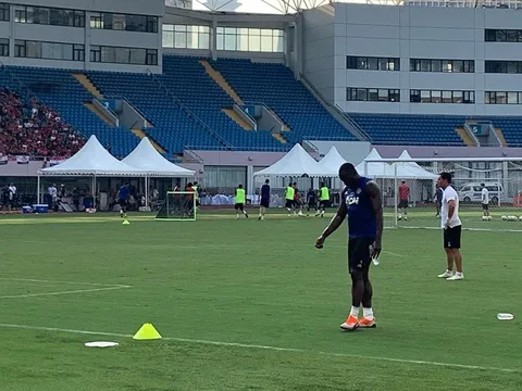 Rơi nước mắt với hình ảnh của Lukaku trên sân tập Man Utd
