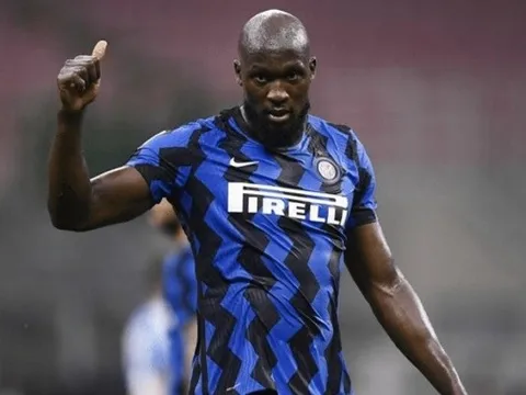 Được hỏi lúc nào trở lại M.U, Lukaku trả lời đẳng cấp