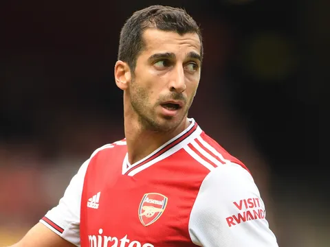 Roma thuyết phục Arsenal, mượn Mkhitaryan thêm 1 năm