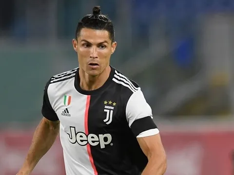 HLV Sarri thừa nhận Ronaldo đang không đạt thể lực tốt nhất