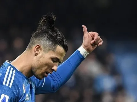 Ronaldo gọi cho Perez và được mời trở lại Bernabeu