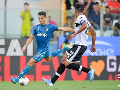 Không Ronaldo, các học trò HLV Sarri vẫn tập luyện hăng say