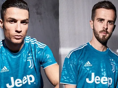 Ronaldo khiến chị em 'điên đảo' trong chiếc áo số 3 của Juventus