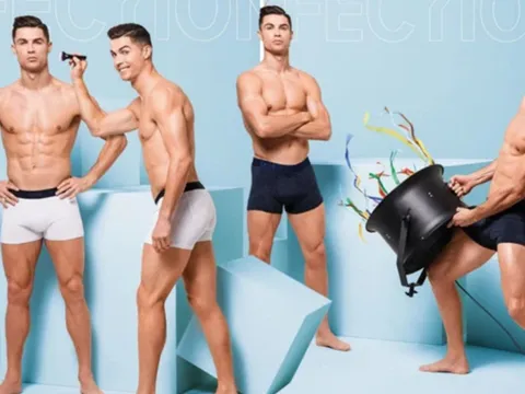 Ronaldo khoe cơ bụng 6 múi vạn người mê