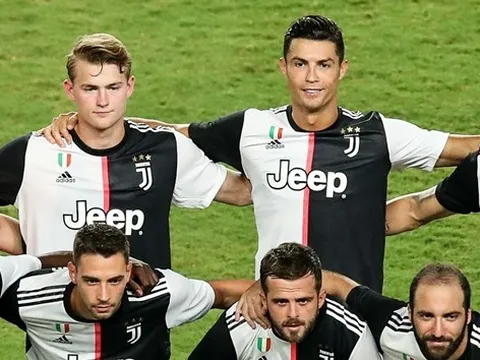 “Ronaldo là 1 con quái vật, De Ligt là tương lai của Juventus”