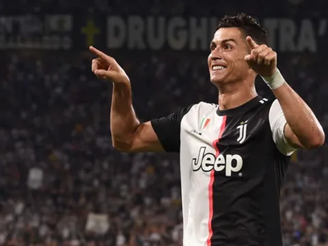 Ronaldo kiếm được bao nhiêu tiền từ Twitter và Instagram?