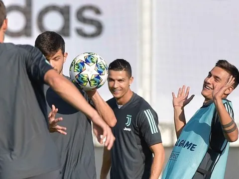 Ronaldo bày tỏ tình cảm với Higuain trước trận gặp Bayer Leverkusen