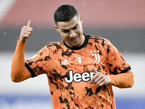 Ronaldo trở thành "người chia bài", mang về thắng lợi cho Juventus