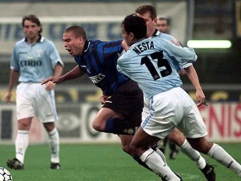 “Ronaldo và Nesta là thần tượng của tôi”