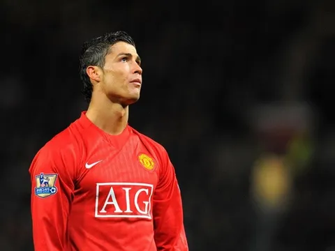 Arsene Wenger lên tiếng, chỉ rõ cái tên khiến Arsenal bỏ lỡ Cristiano Ronaldo