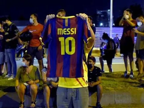 Rooney: "Bản hợp đồng đó của Liverpool còn tốt hơn Messi với Man City"