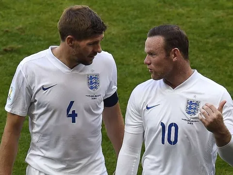 Rooney thừa nhận xin kinh nghiệm huấn luyện của huyền thoại Liverpool