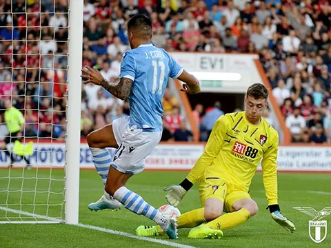 Rượt đuổi kịch tính, 'Đại bàng' giành chiến thắng sát nút trên đất Anh