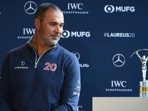 Ruud Gullit: 'Cầu thủ chuyên nghiệp chính là nhóm dễ nhiễm virus nhất'