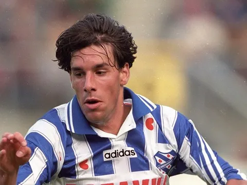 Đoàn Văn Hậu là "hậu bối" của những danh thủ nào tại SC Heerenveen?