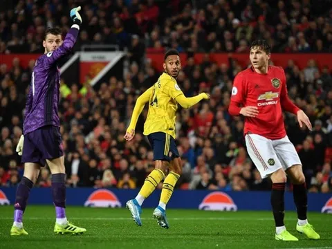 De Gea bị 'quái vật' đánh bại, Giggs chỉ ra nguyên nhân cốt lõi