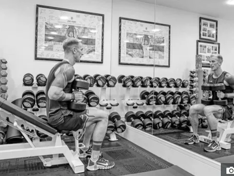 Cựu sao Man City khoe thành quả tập luyện, quyết trở lại với bóng đá