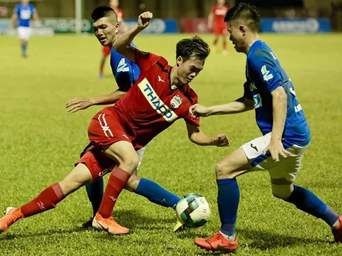 'Không có gì bất ngờ khi HAGL rơi xuống nhóm cầm đèn đỏ'