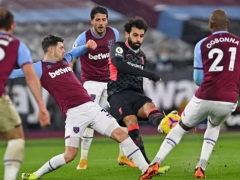 Salah đẳng cấp, Liverpool phả hơi nóng vào gáy Man Utd