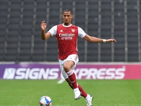 Saliba chia tay Arsenal, Arteta phá vỡ im lặng
