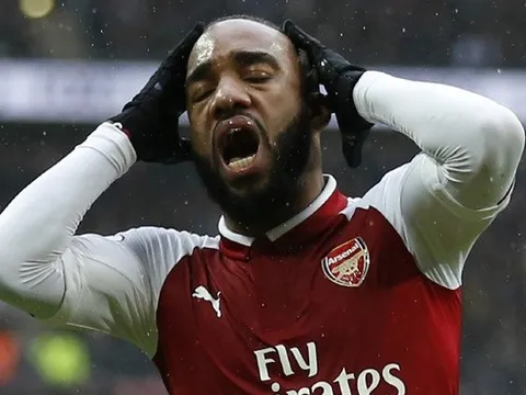 Sao Arsenal tự hủy hoại sự nghiệp vì bê tha
