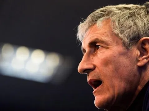 “Sao Barca” tự đóng sập cánh cửa với Setien