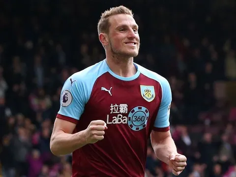Sao Burnley là 'sát thủ trên không' tại Premier League 2019/20