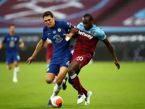 "Sao Chelsea đó chẳng làm gì cả, chỉ đứng nhìn bóng"